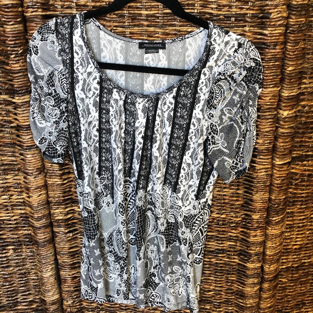 Black & White Stretchy Top Pretty